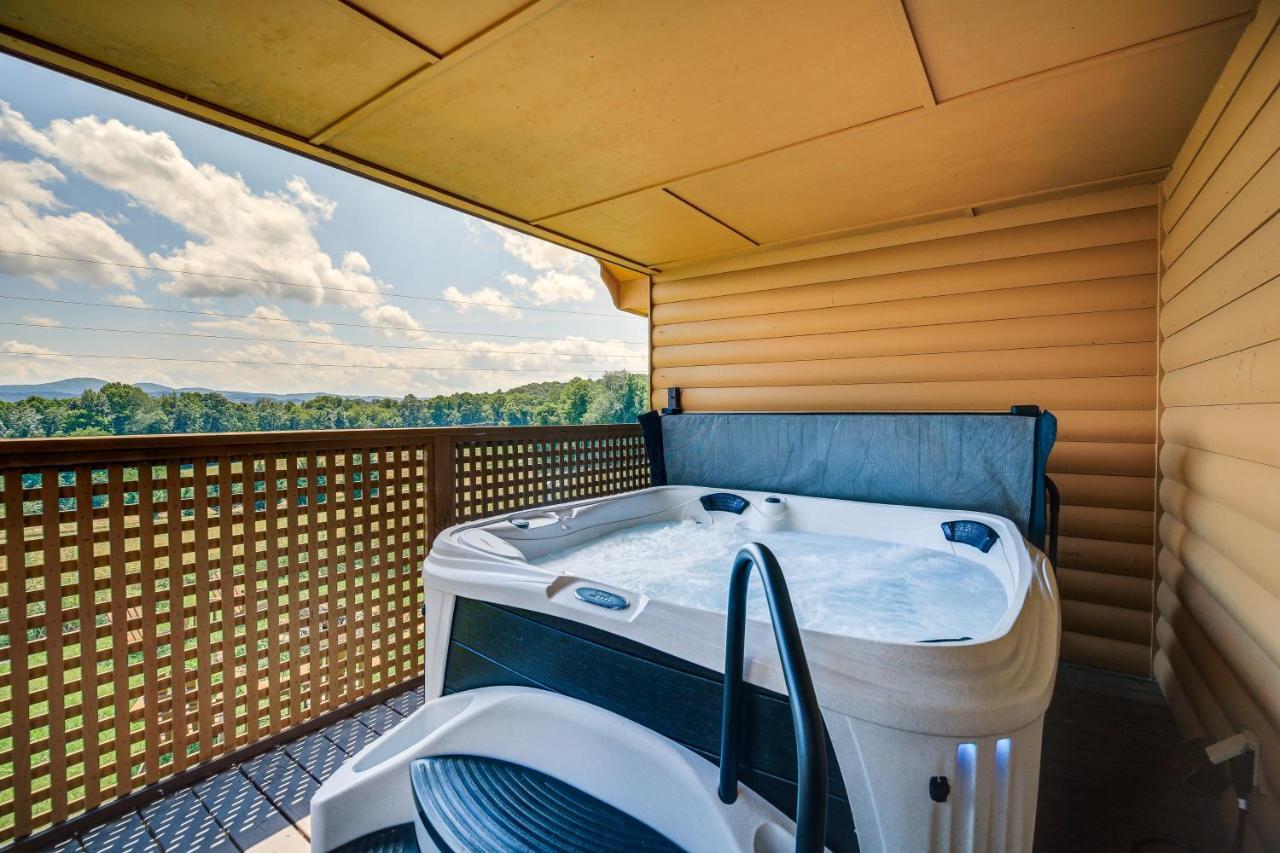 Blue Ridge Mountain Cabin With Views And Hot Tub Sparta Eksteriør bilde