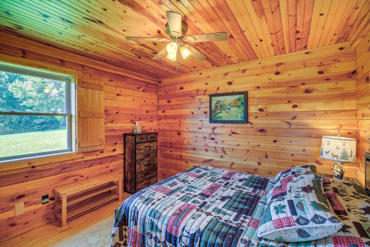 Blue Ridge Mountain Cabin With Views And Hot Tub Sparta Eksteriør bilde