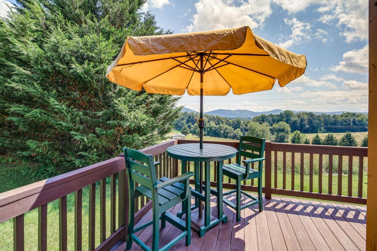 Blue Ridge Mountain Cabin With Views And Hot Tub Sparta Eksteriør bilde
