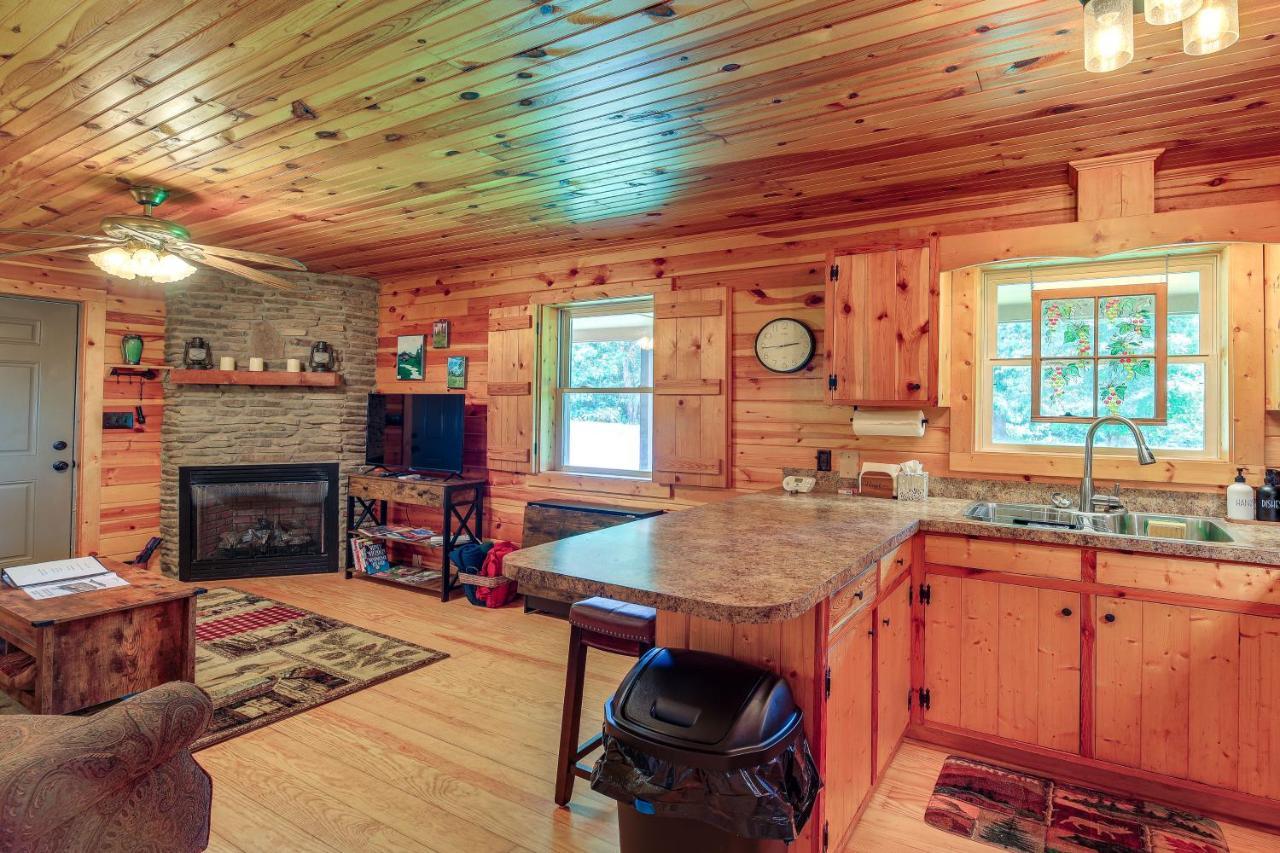 Blue Ridge Mountain Cabin With Views And Hot Tub Sparta Eksteriør bilde