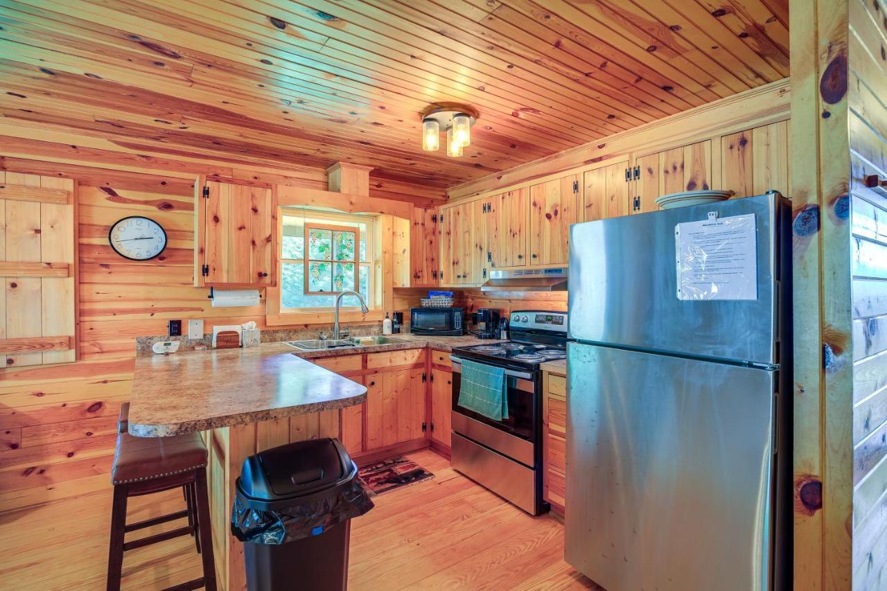 Blue Ridge Mountain Cabin With Views And Hot Tub Sparta Eksteriør bilde