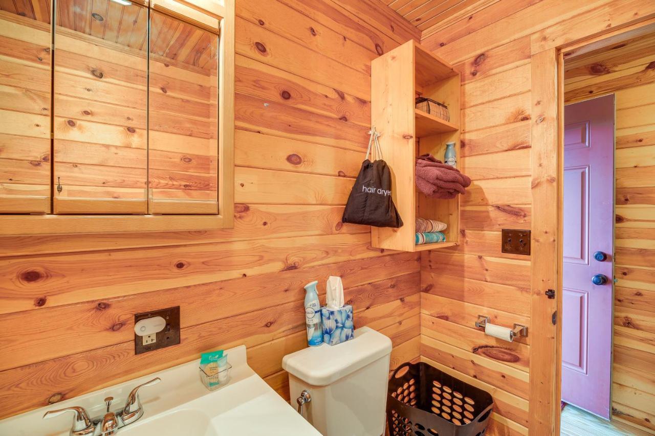Blue Ridge Mountain Cabin With Views And Hot Tub Sparta Eksteriør bilde