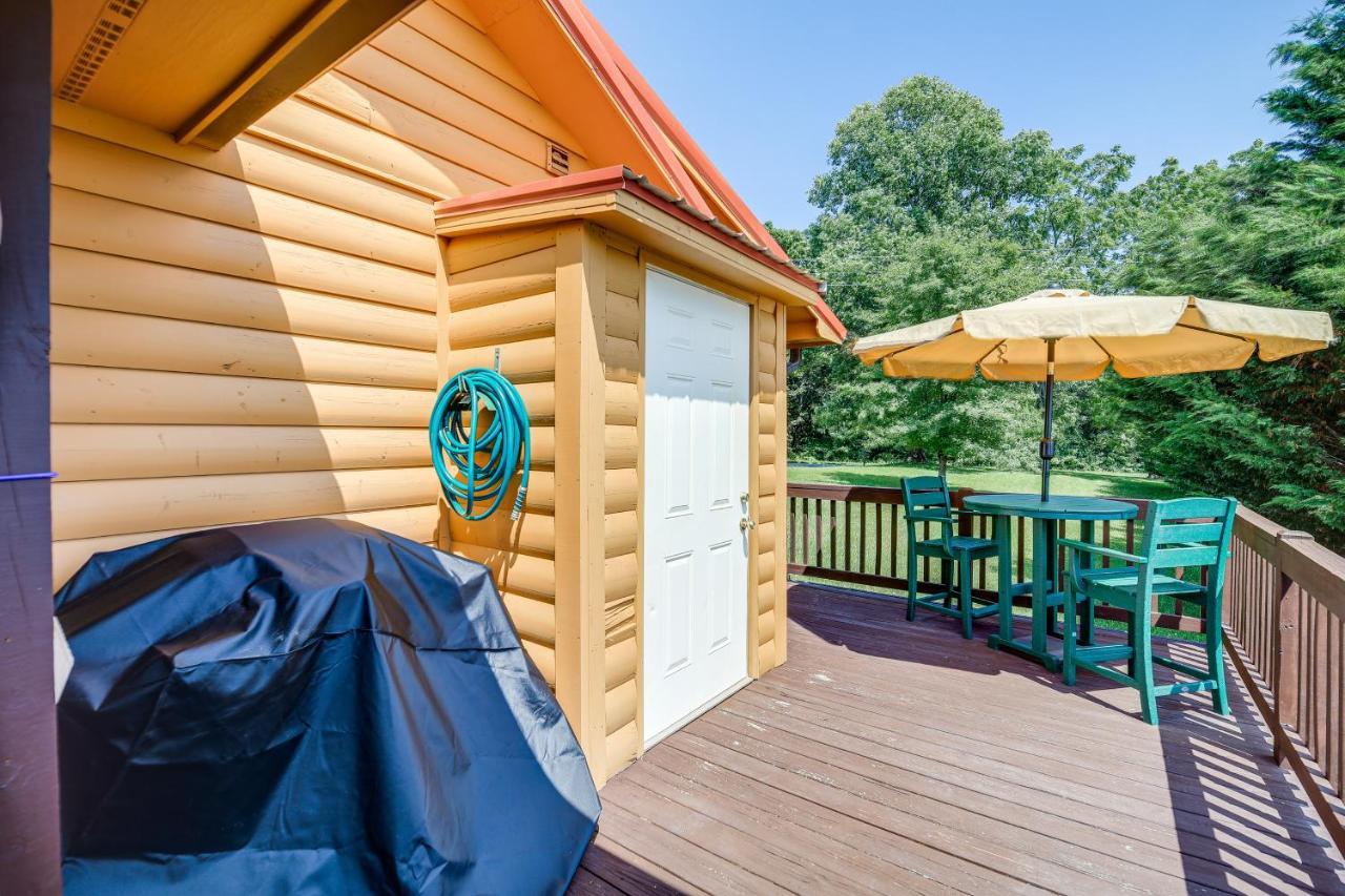 Blue Ridge Mountain Cabin With Views And Hot Tub Sparta Eksteriør bilde