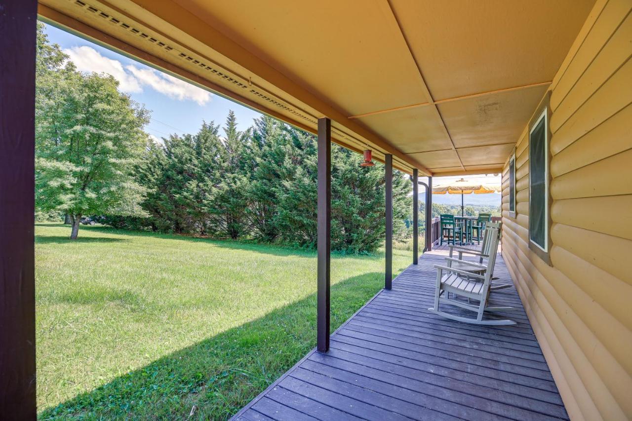 Blue Ridge Mountain Cabin With Views And Hot Tub Sparta Eksteriør bilde