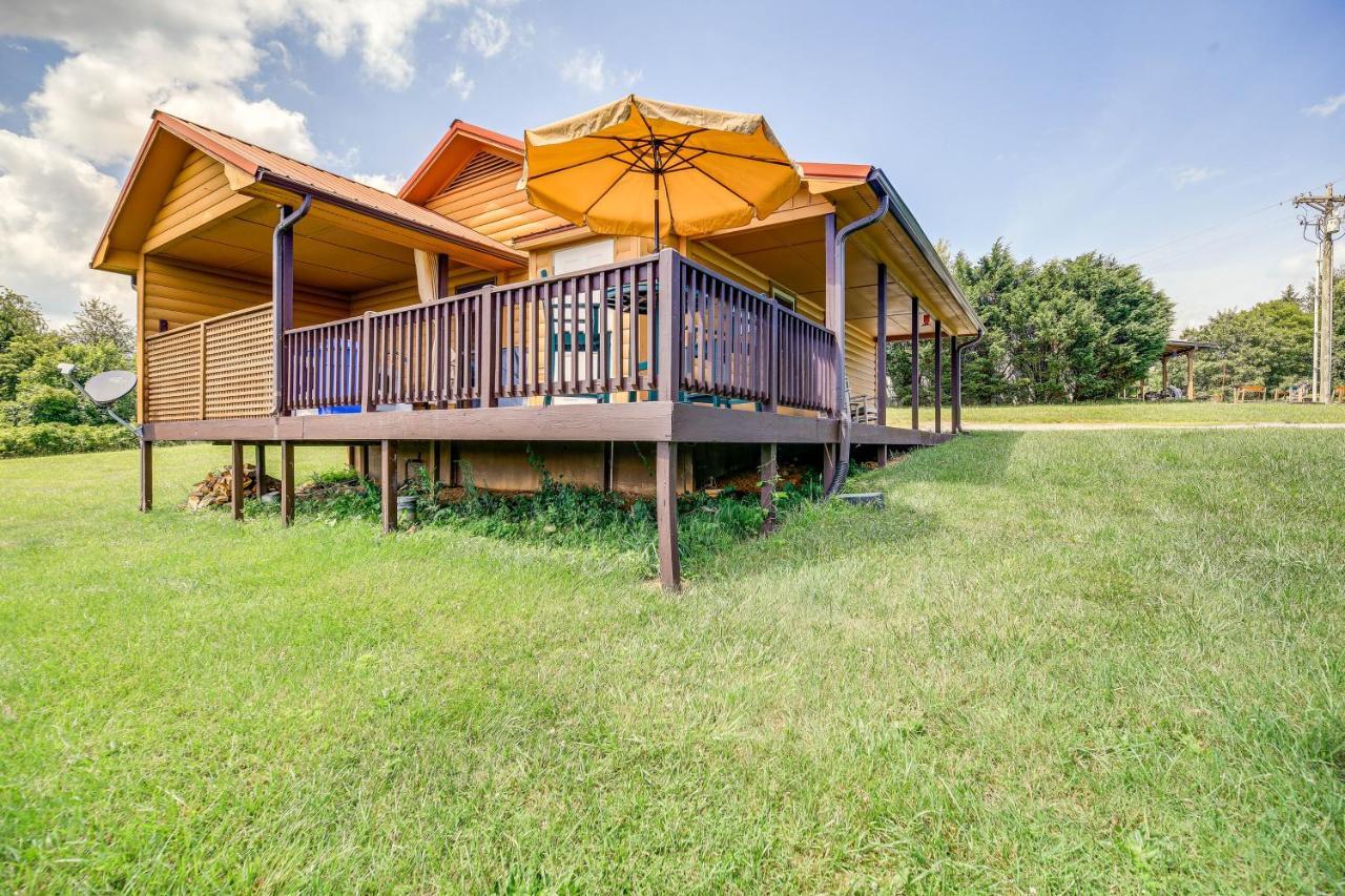 Blue Ridge Mountain Cabin With Views And Hot Tub Sparta Eksteriør bilde